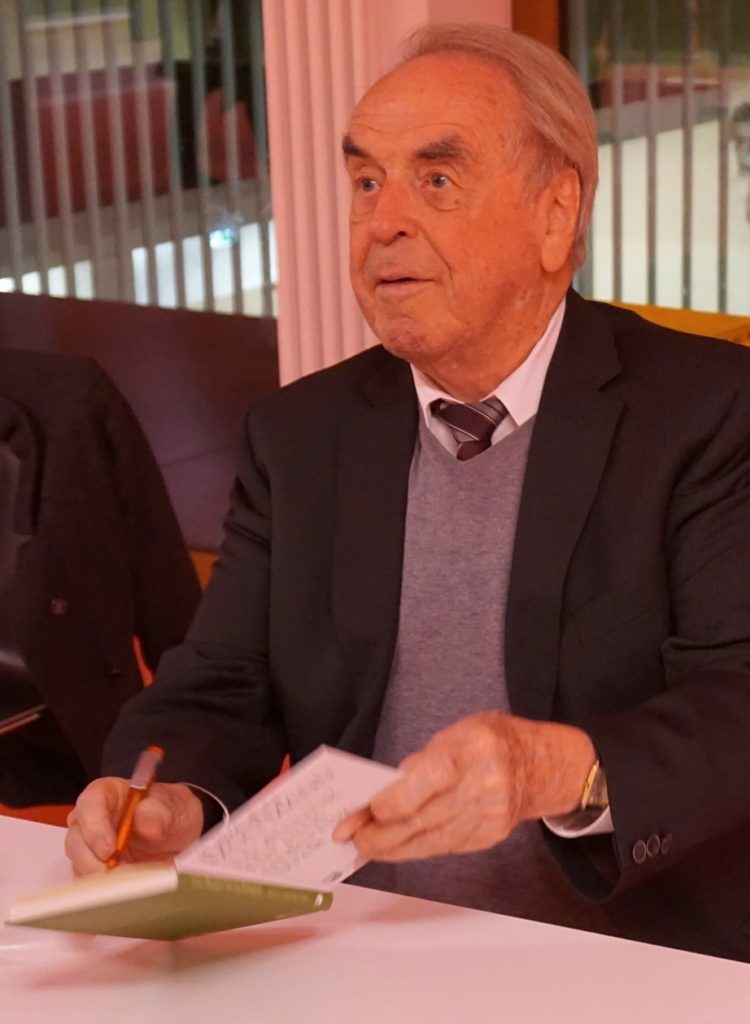 Jürgen Moltmann signerra en bok